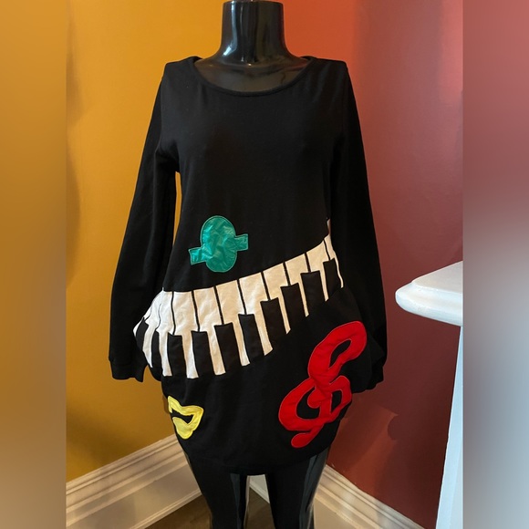 Tops - Women’s Vintage “ music lovers “ sweater ( small )